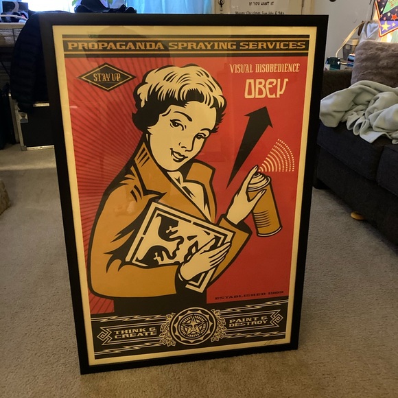 Shepard Fairey x OBEY Stay Up Girl signed print 🌹 - Picture 2 of 6